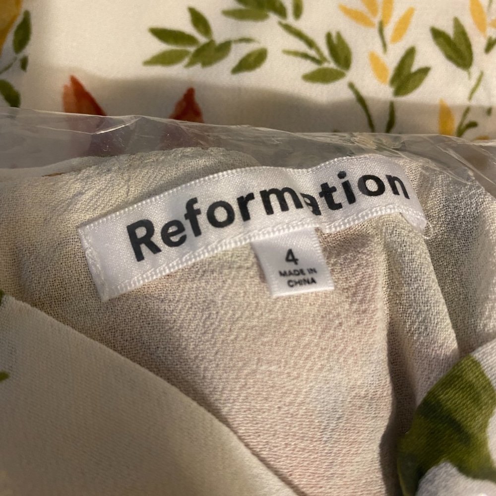 Reformation Butterfly Dress in Marie Antoinette - Picture 9 of 14